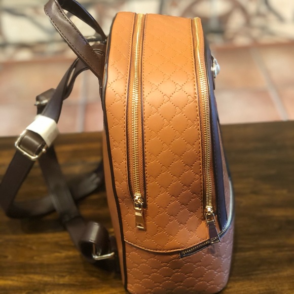 Backpack - Picture 2 of 3